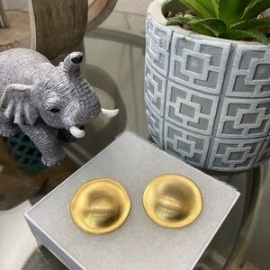 SOLD PLEASE DON’T PURCHASE! Vintage Gold Round Earrings